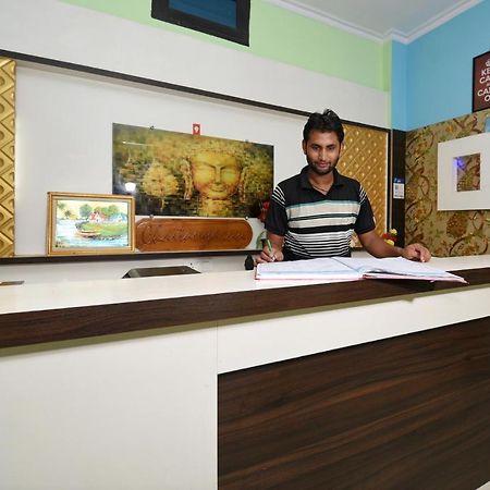 Oyo 4409 Hotel Chaitanya Inn Varanasi Exteriör bild