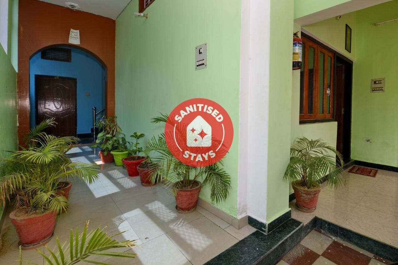 Oyo 4409 Hotel Chaitanya Inn Varanasi Exteriör bild