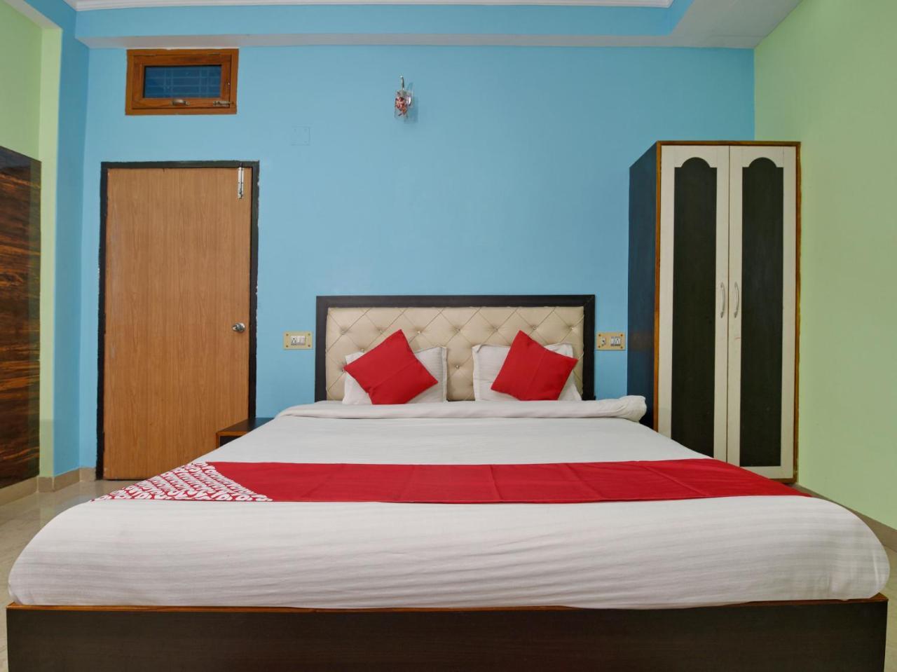 Oyo 4409 Hotel Chaitanya Inn Varanasi Exteriör bild
